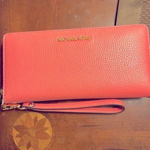 Micheal Kors wallet brand new never used